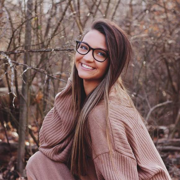 Meet your Posher, Maddie - Picture 1 of 1